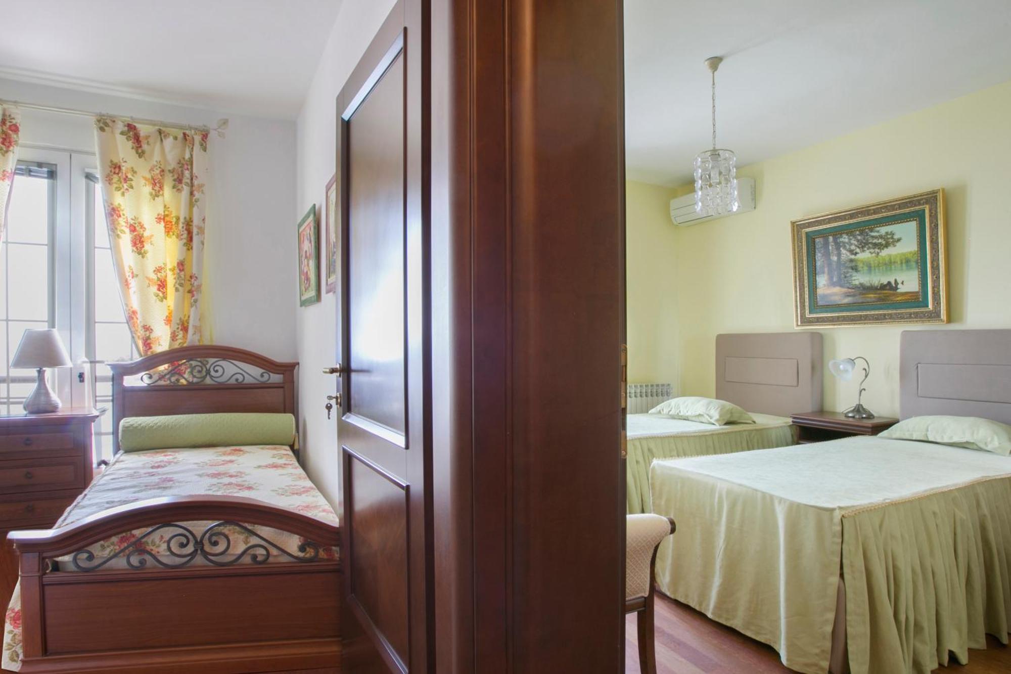 Royal Holiday Apartments Sveti Stefan Exterior photo