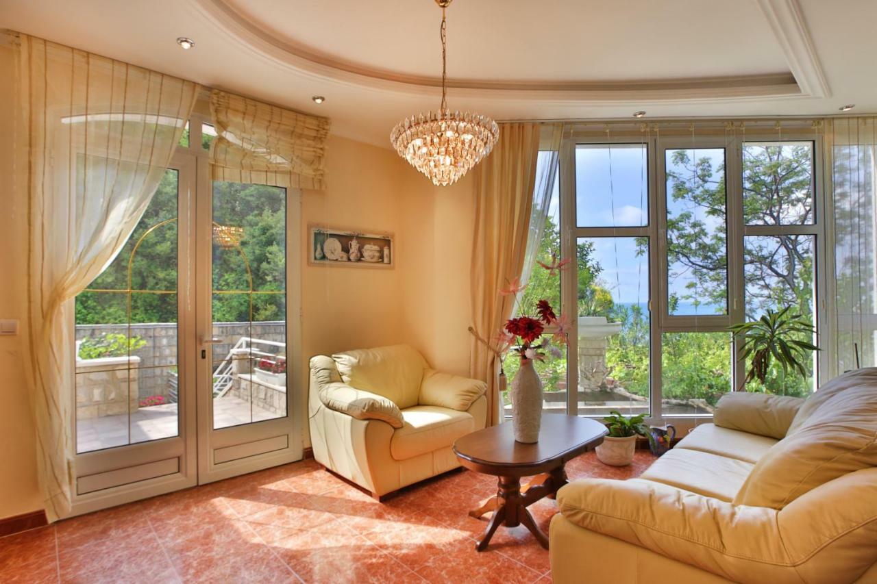 Royal Holiday Apartments Sveti Stefan Exterior photo